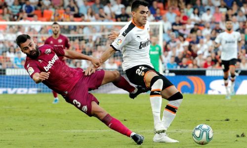 Soi kèo Alaves vs Valencia, 03h00 ngày 7/3 – La Liga