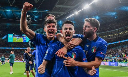 Soi kèo phạt góc Anh vs Ý, 2h00 ngày 12/7 Euro 2021