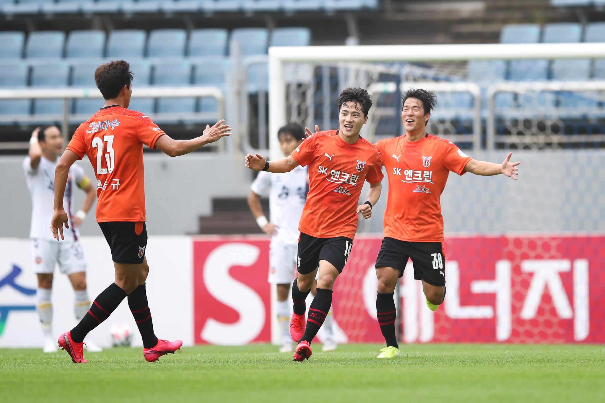 Soi kèo Jeju United FC vs Suwon Samsung Bluewings
