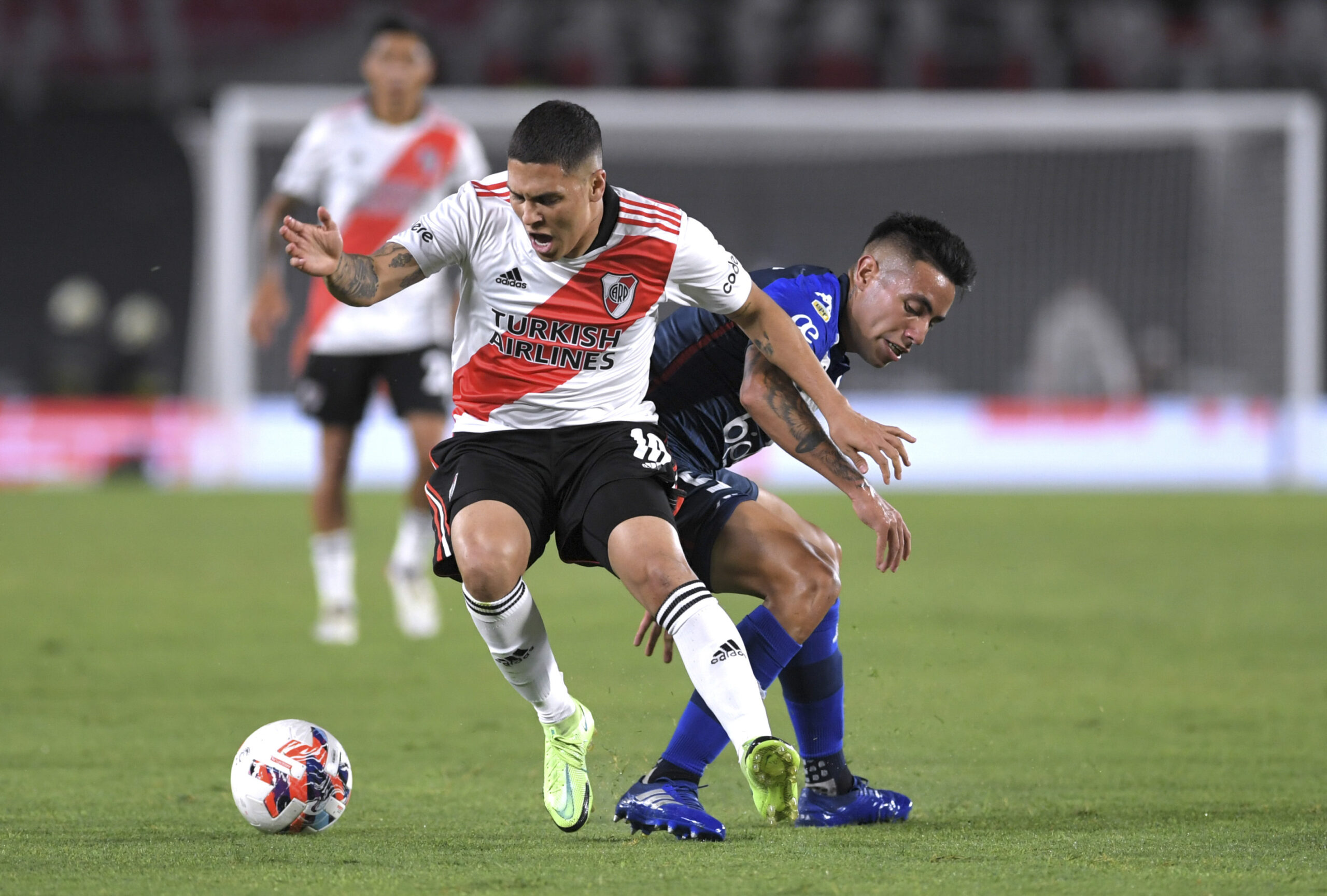 Soi kèo Velez Sarsfield vs River Plate